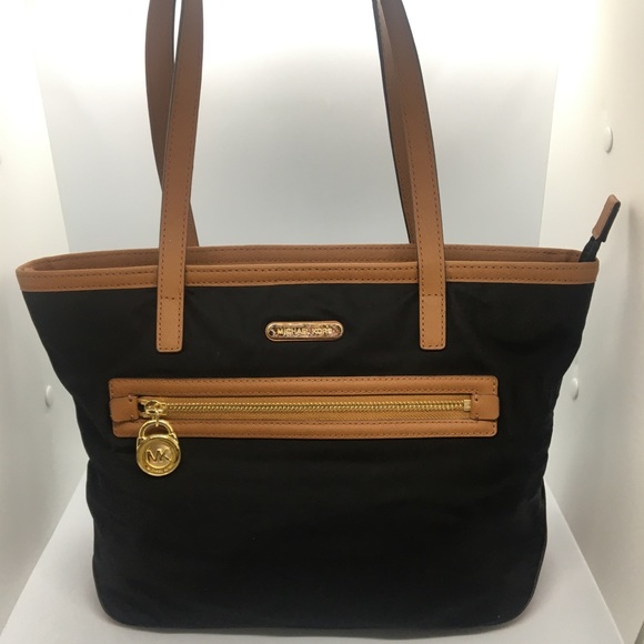 Michael Kors Handbags - Clean Michael Kors Bag